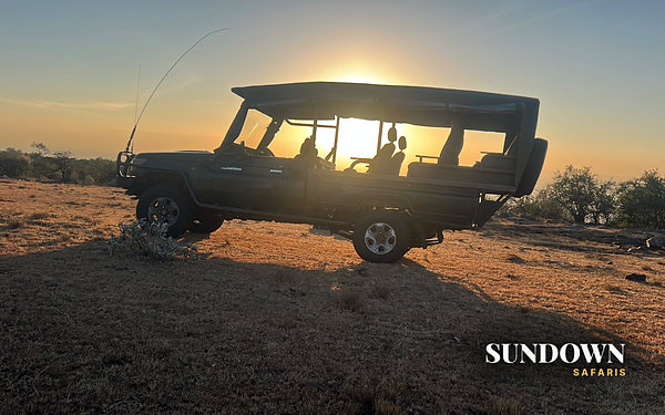 Land Cruiser in silhouette at sunset on the plains, Horizon Chaser 5 day private safari